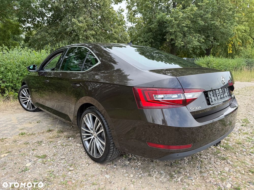 Skoda Superb 2.0 TDI DSG Ambition - 6