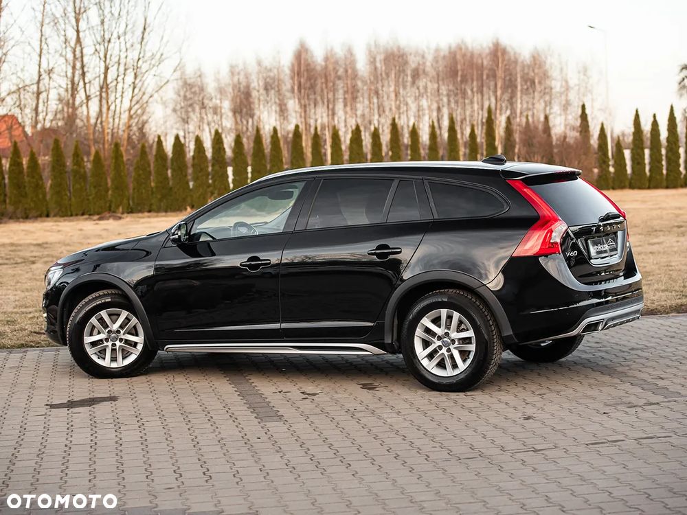 Volvo V60 Cross Country - 10