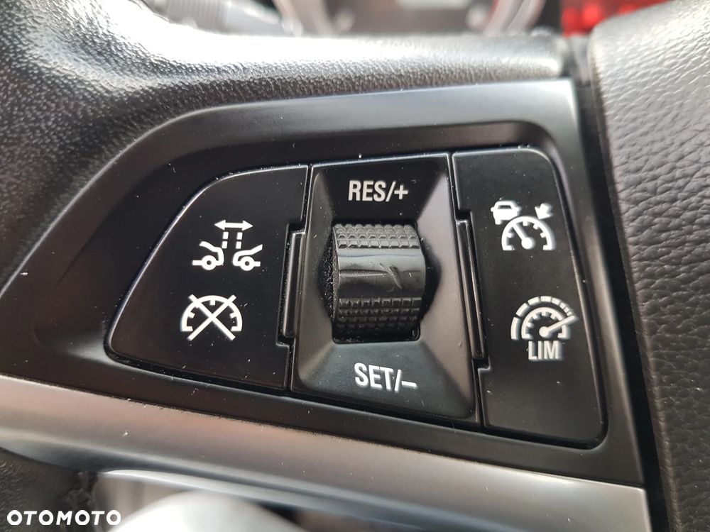 Opel Astra 2.0 CDTI DPF SportsTourer Exklusiv - 26