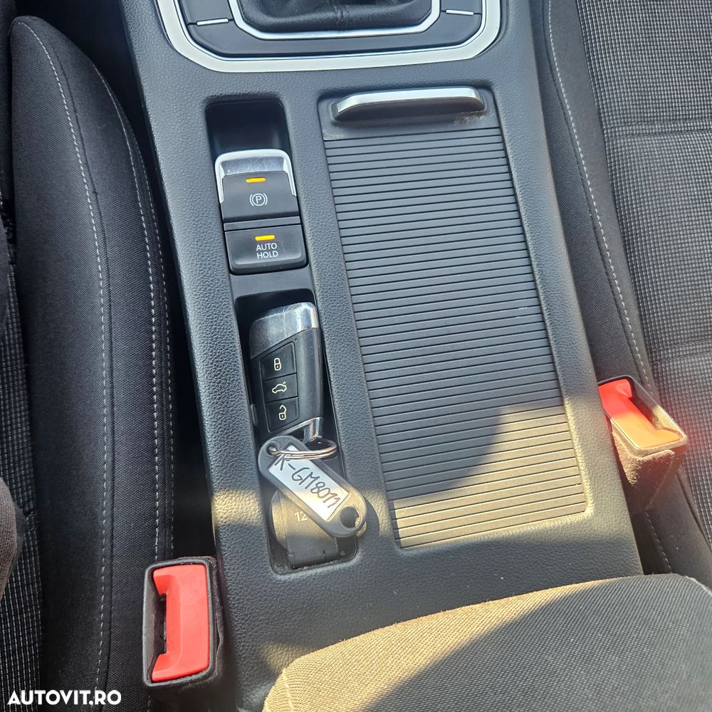 Volkswagen Passat 1.6 TDI Comfortline - 10