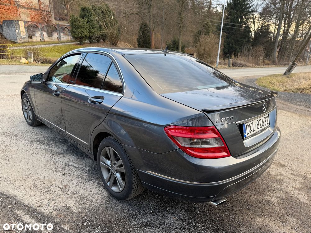 Mercedes-Benz Klasa C 200 CGI Automatik BlueEFFICIENCY Avantgarde - 26