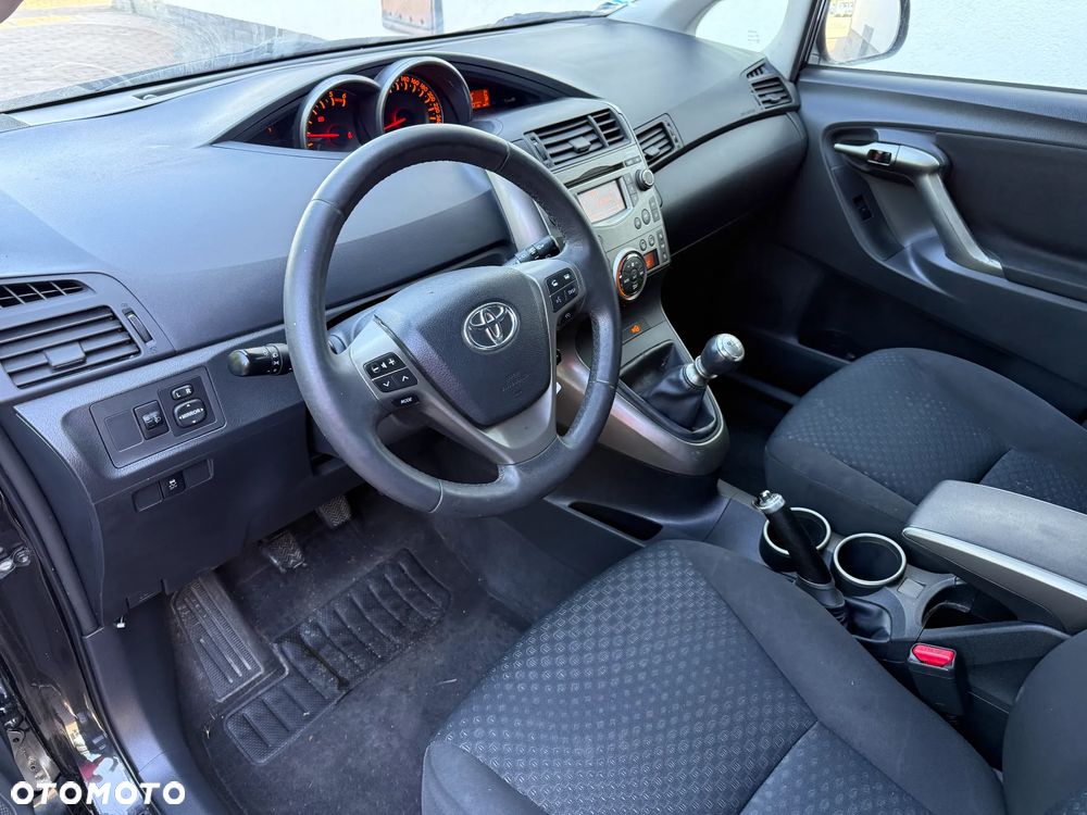 Toyota Verso Diesel Executive - 14