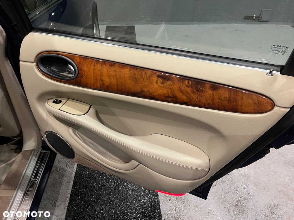 Jaguar XJ 3.2 Executive - 21