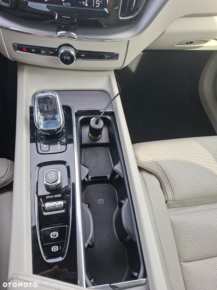 Volvo XC 60 - 35