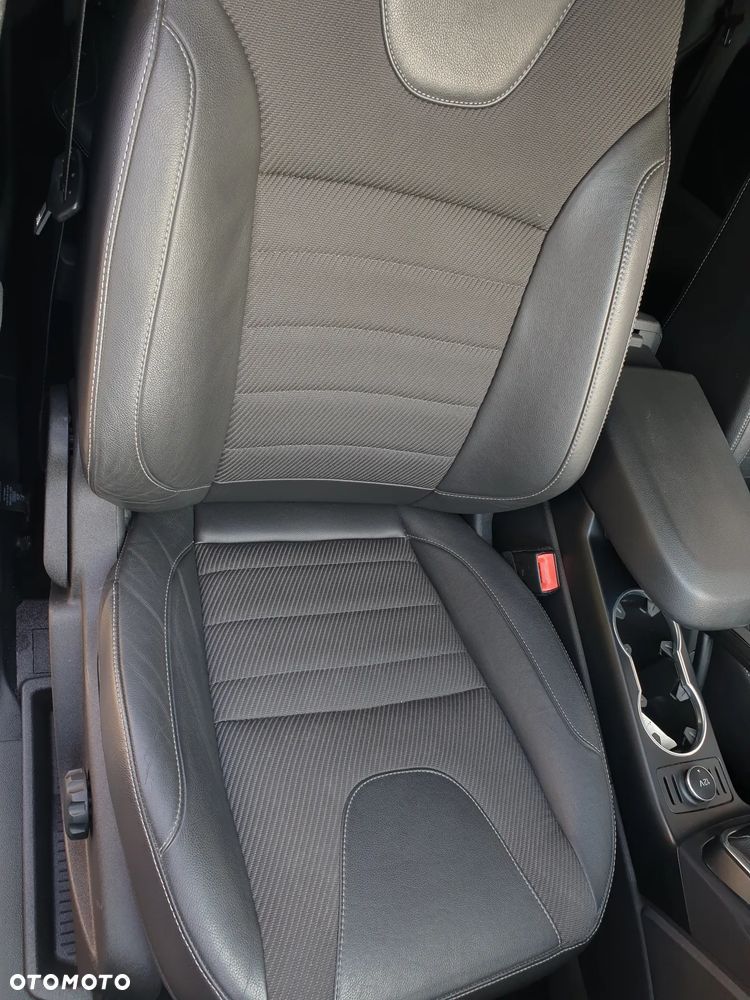 Ford Kuga 2.0 TDCi 4x4 Titanium - 32