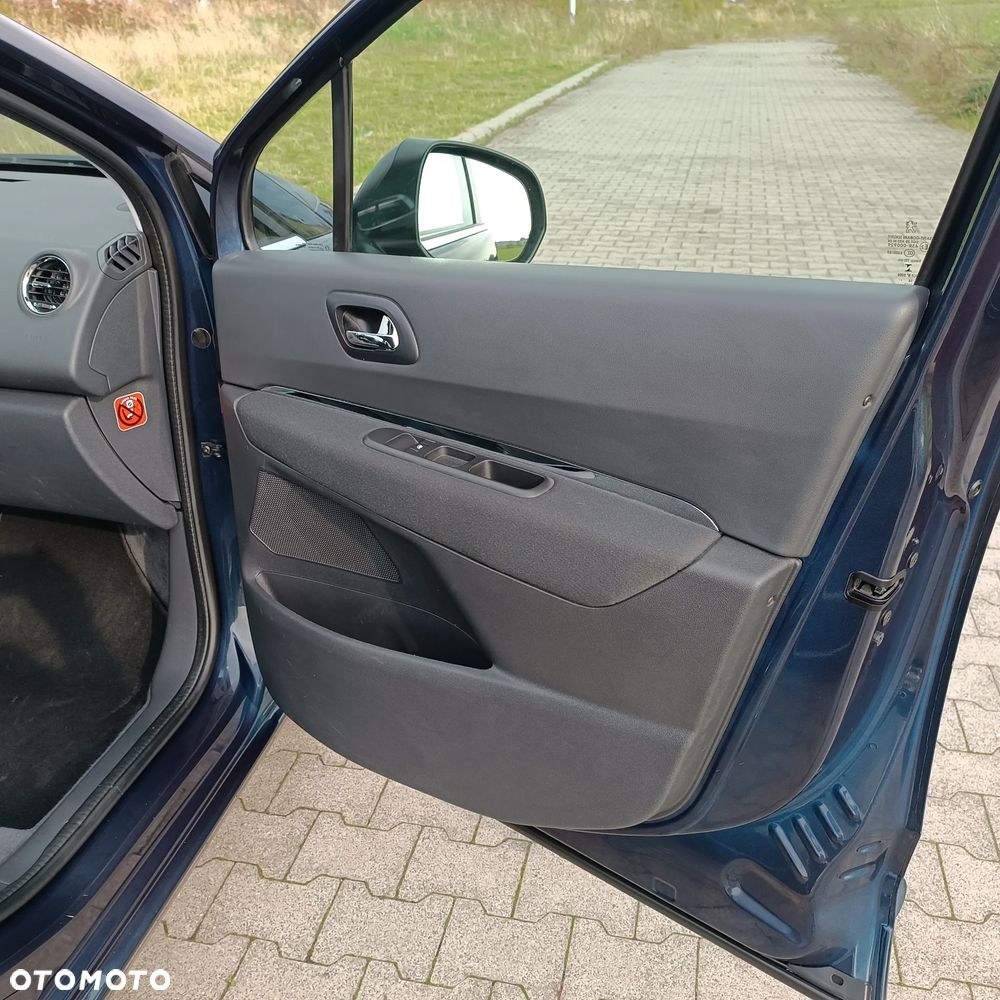 Peugeot 5008 e-HDI FAP 115 EGS6 Stop&Start Active - 27