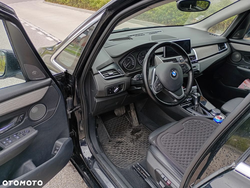 BMW Seria 2 220d xDrive - 9