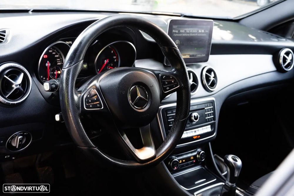Mercedes-Benz CLA 180 d - 8