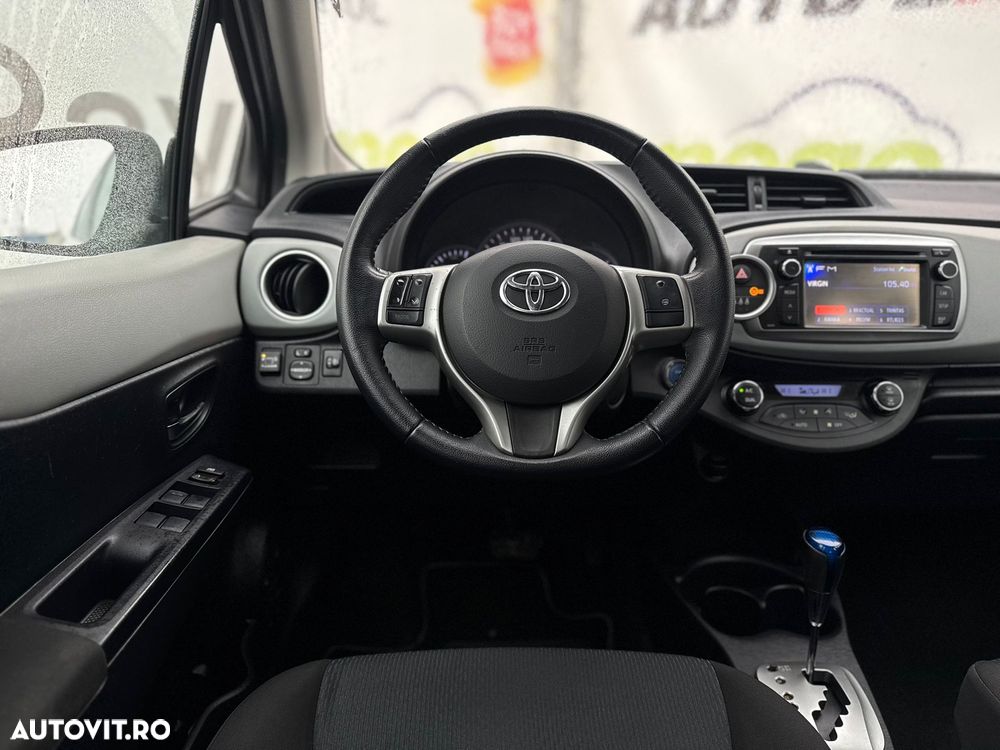 Toyota Yaris 1.5 VVT-i Lounge - 39