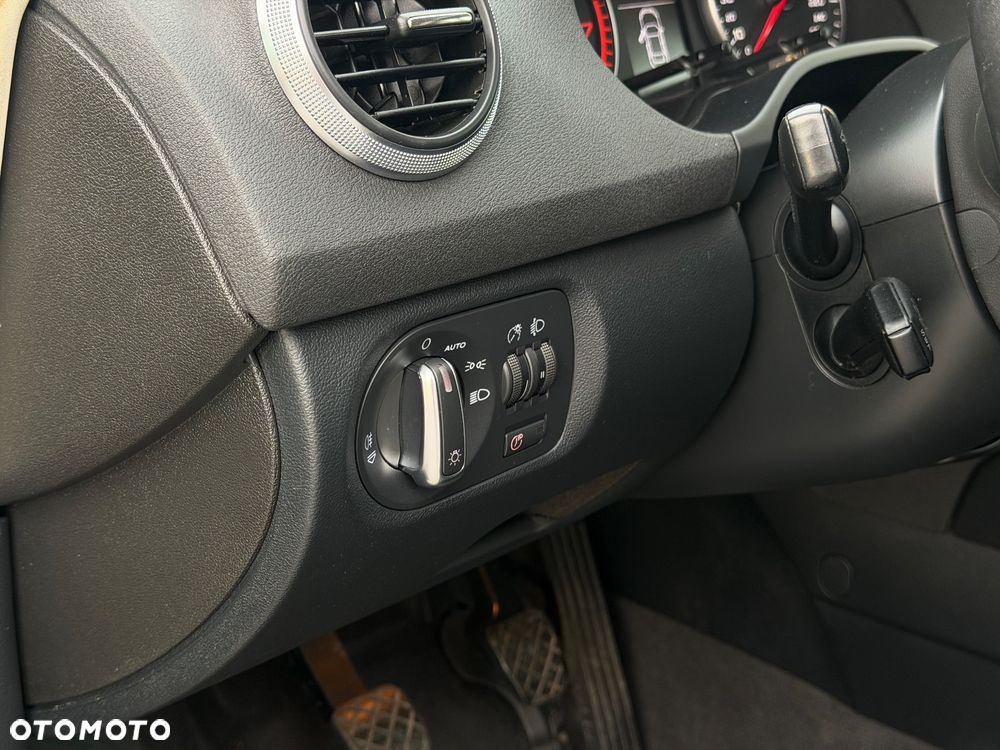 Audi A3 Sportback 1.6 S line Sportpaket (plus) - 18