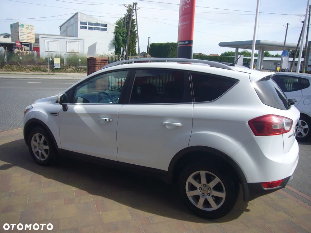 Ford Kuga 2.0 TDCi 2x4 Titanium - 10