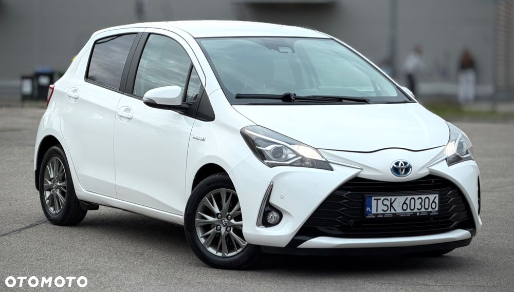 Toyota Yaris Hybrid 100 Premium - 1