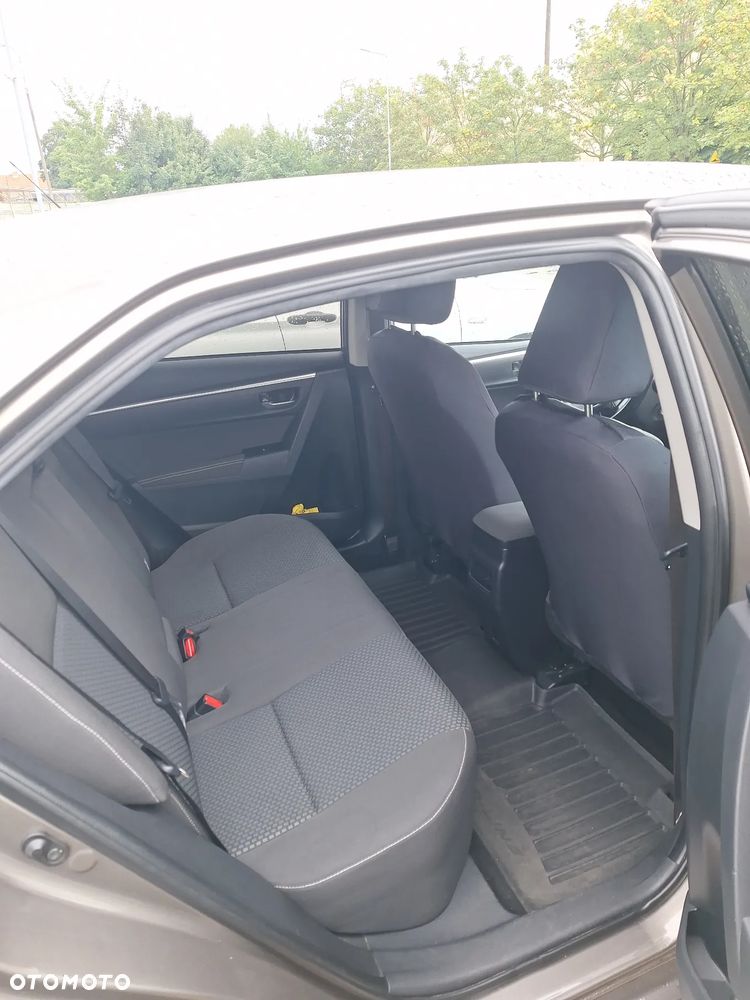 Toyota Corolla 1.6 Comfort - 6