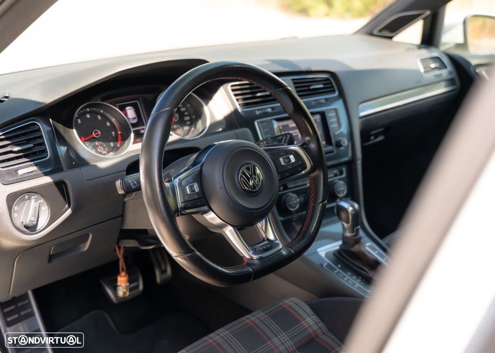 VW Golf 2.0 TSi GTi DSG Performance - 31