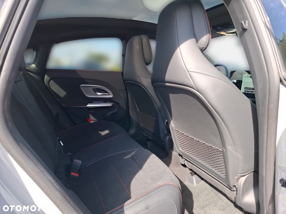 Mercedes-Benz CLA 200 mHEV 8G-DCT - 15