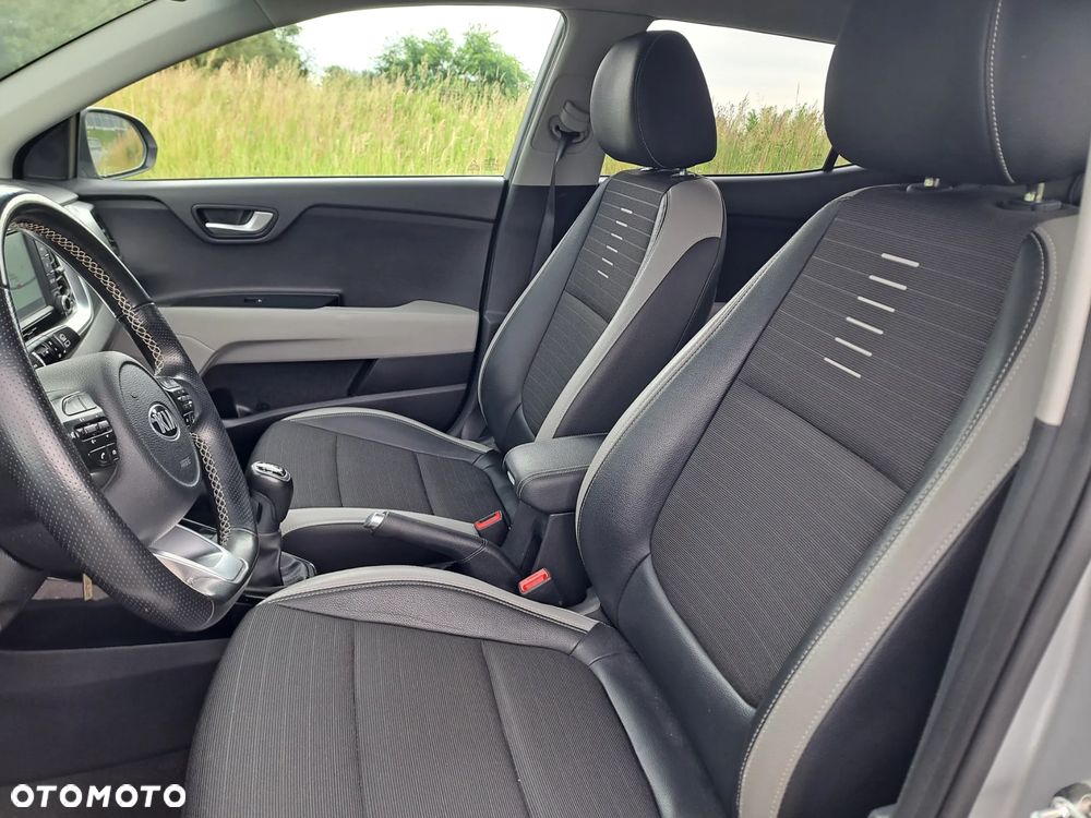 Kia Stonic 1.0 T-GDI MHEV L Business Line - 17
