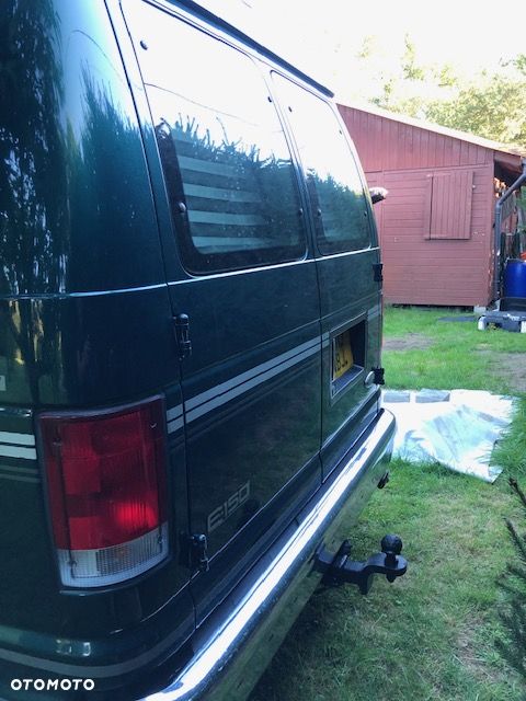 Ford Econoline - 8