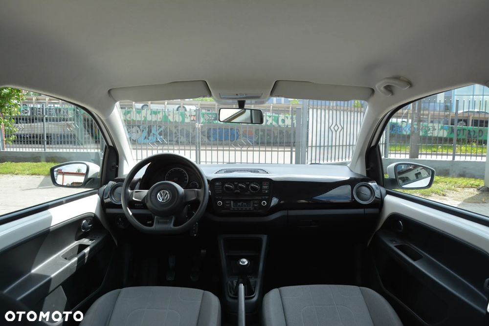 Volkswagen up! (BlueMotion Technology) move - 9