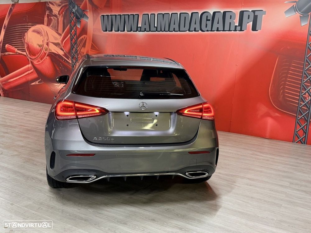 Mercedes-Benz A 250 e AMG Line - 4