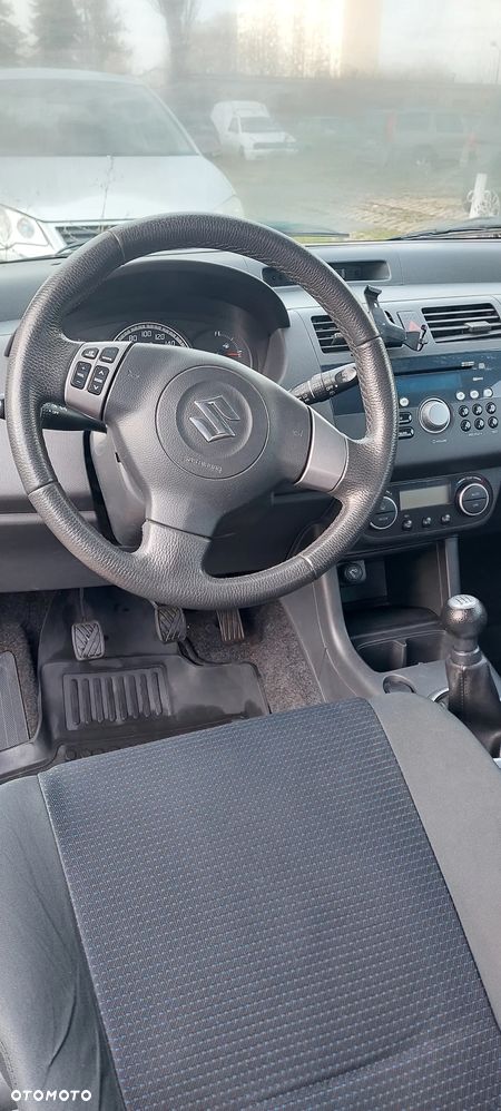Suzuki Swift 1.3 DDiS Comfort - 10