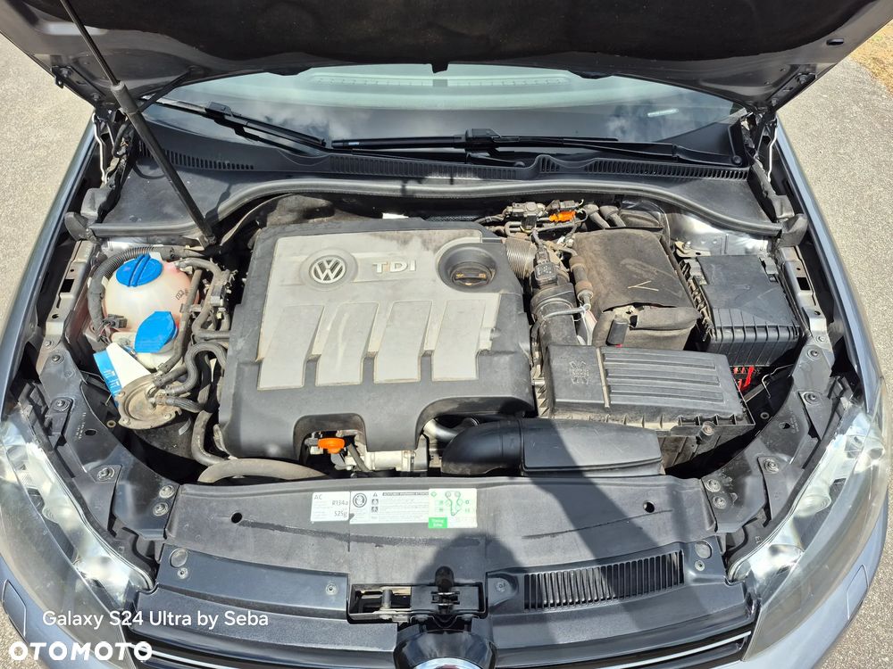 Volkswagen Golf 1.6 TDI Highline - 24
