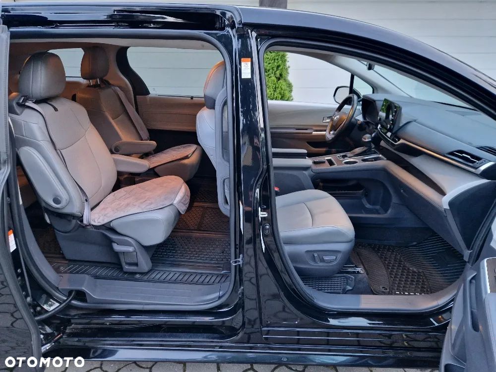 Toyota Sienna - 19