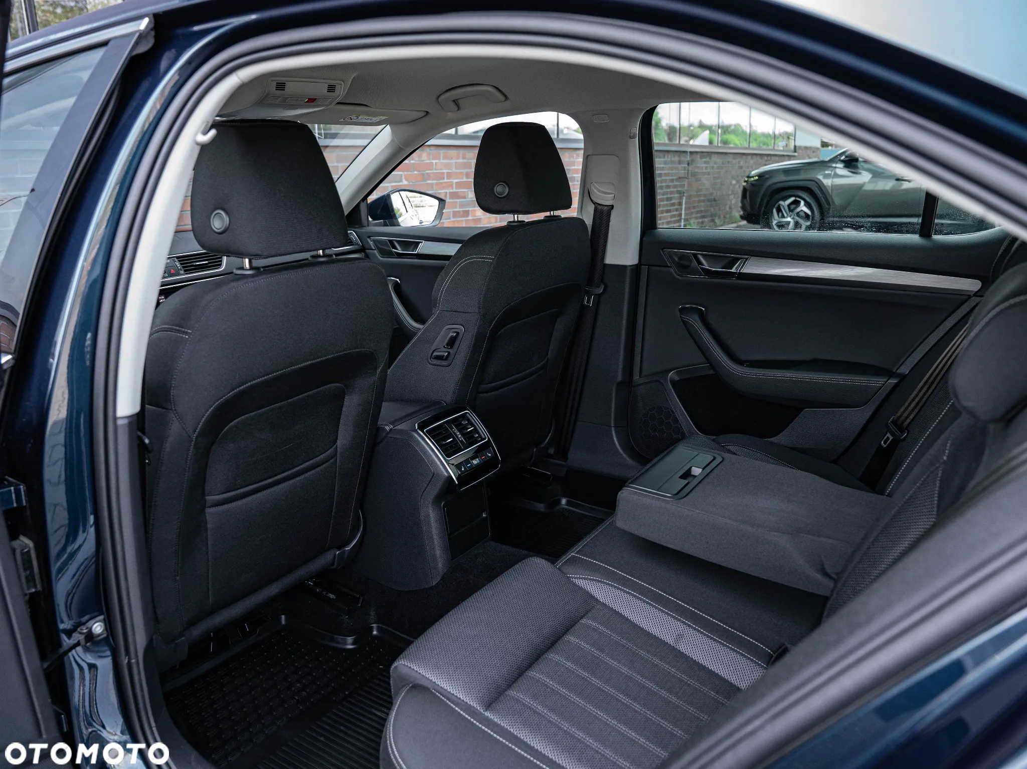 Skoda Superb 2.0 TDI SCR Style DSG - 27