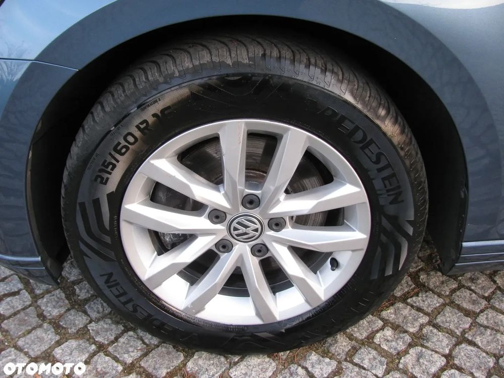 Volkswagen Passat 2.0 TDI SCR DSG Comfortline - 34