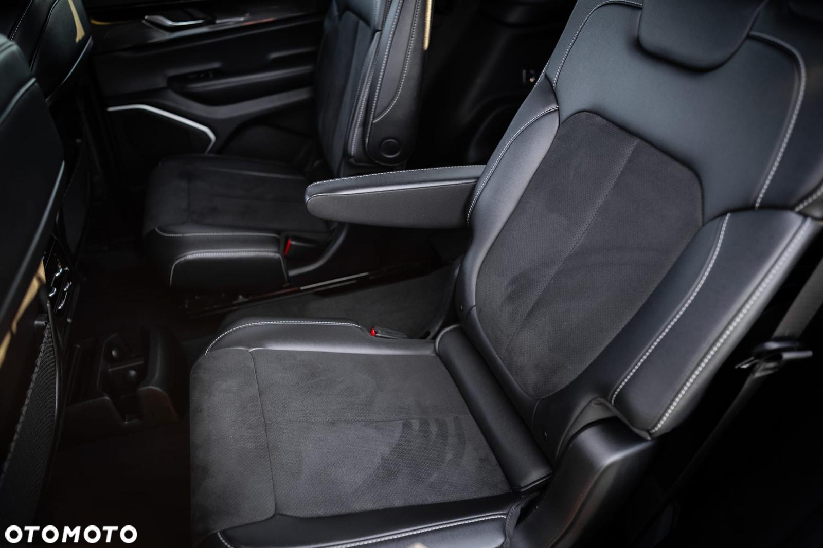 Jeep Grand Cherokee - 17