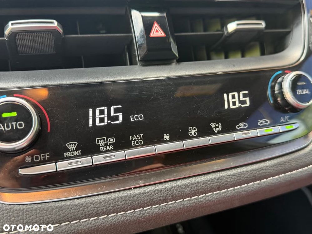 Toyota Corolla 1.8 Business Edition - 26