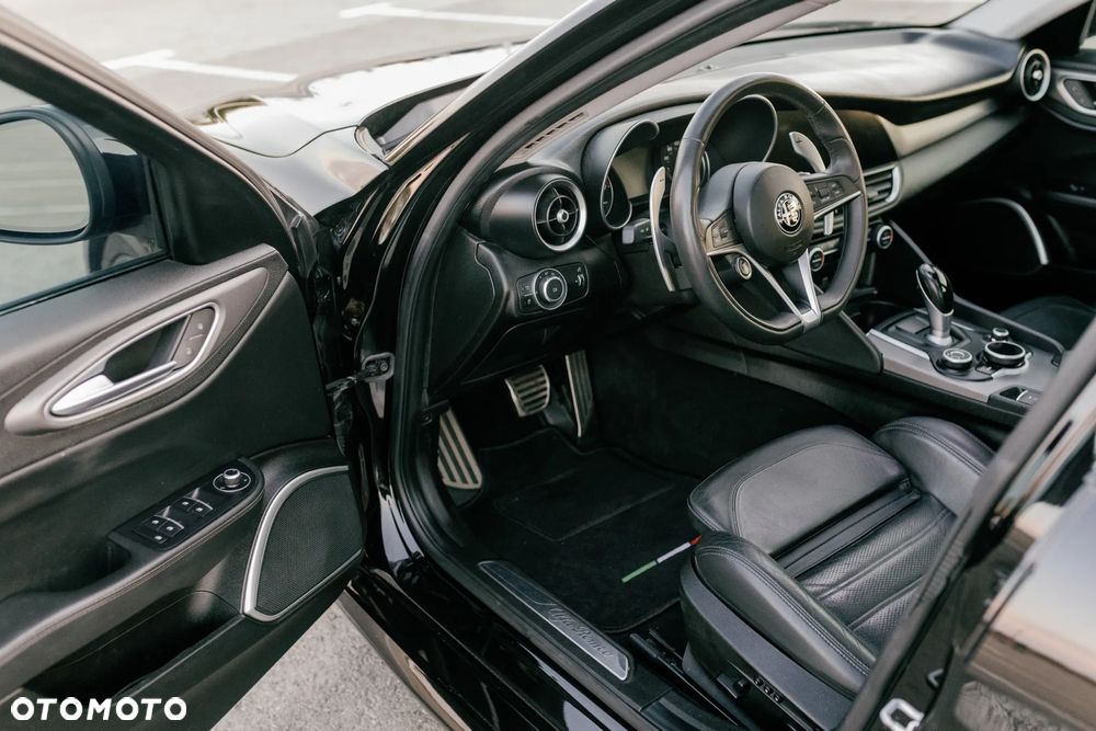 Alfa Romeo Giulia 2.0 Turbo 16V AT8 Veloce - 23