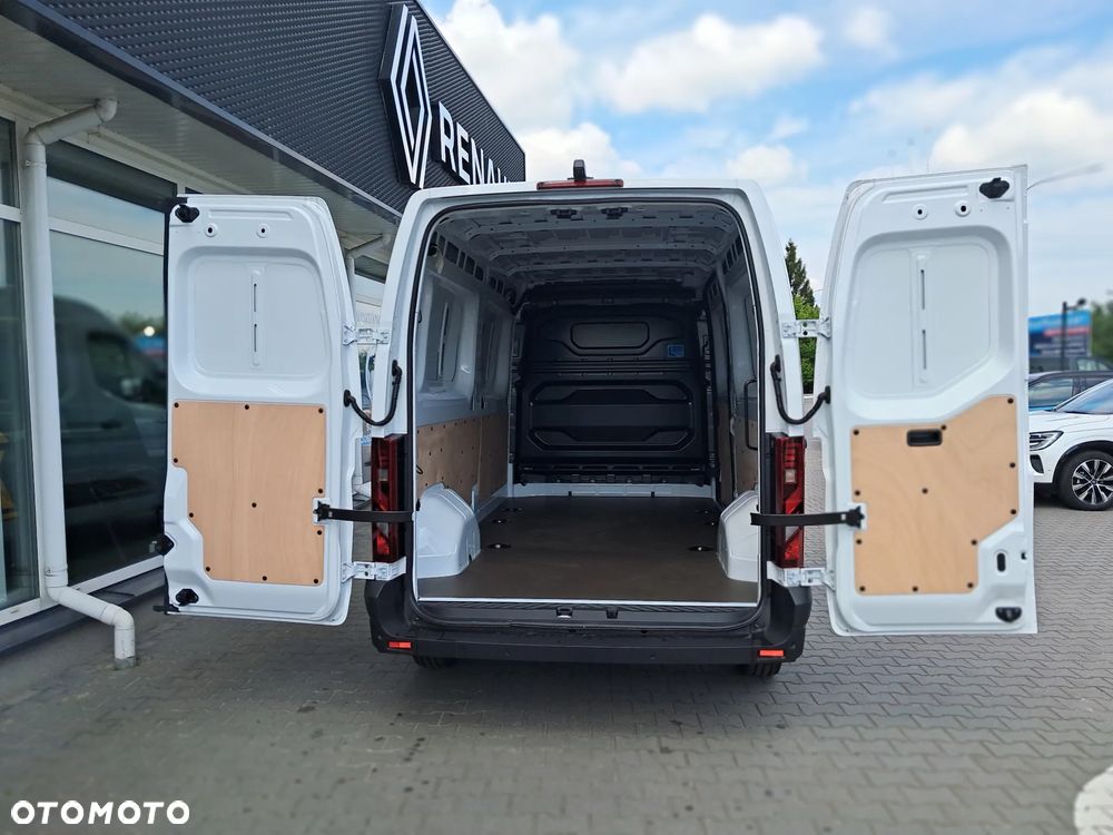Renault Master Furgon L3H2 2.0 dCi 130KM - 11