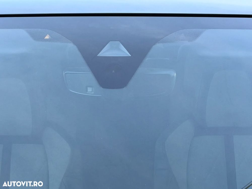 Peugeot 3008 225 e-EAT8 GT - 33