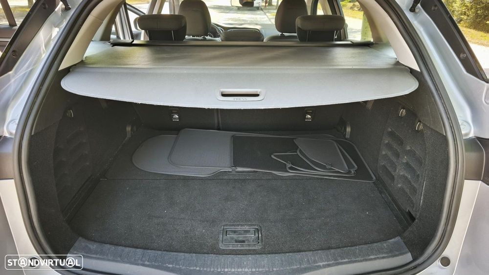 Renault Mégane Sport Tourer 1.5 Blue dCi Business — fotografia 9