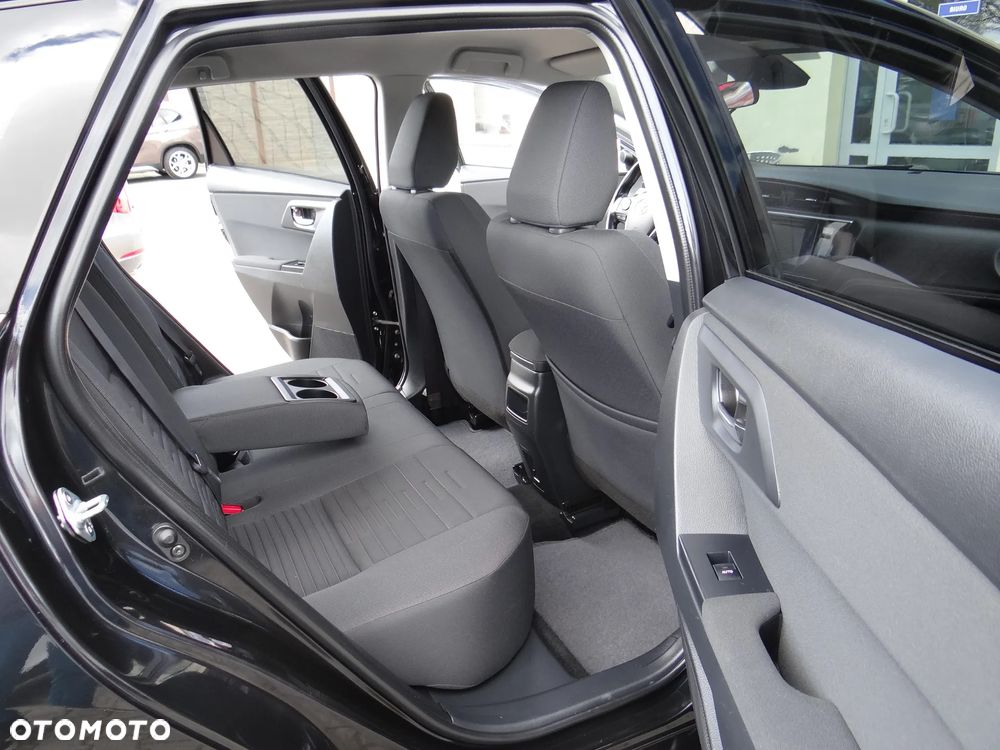 Toyota Auris 1.2 Turbo Team Deutschland - 38