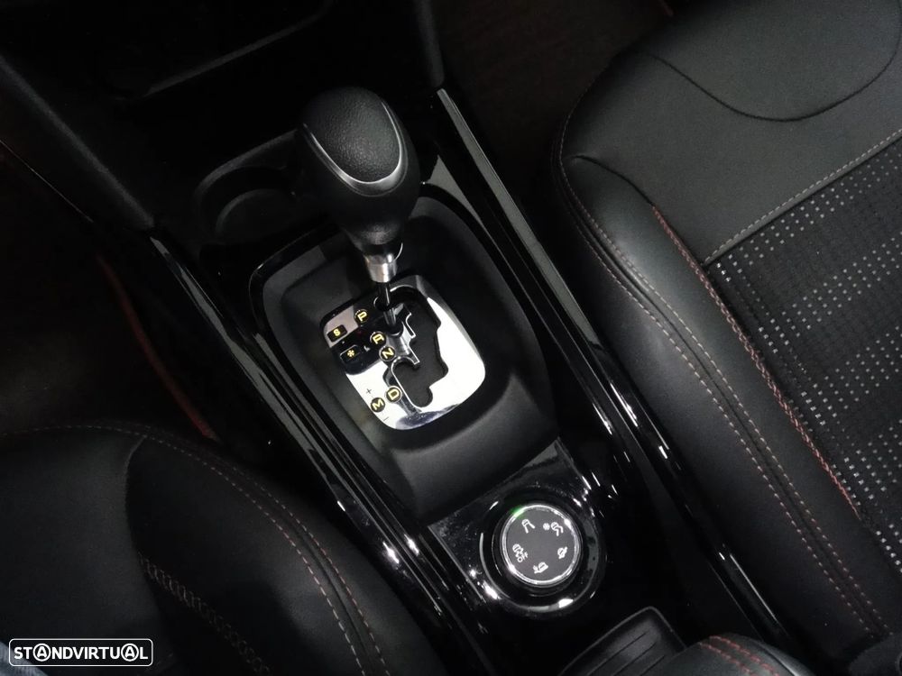 Peugeot 2008 1.2 PureTech GT Line EAT6 - 20