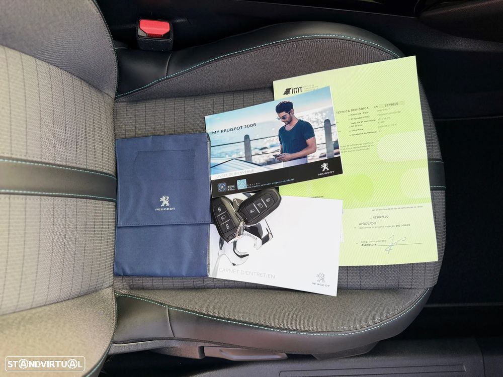 Peugeot 2008 1.2 PureTech Allure EAT8 - 11