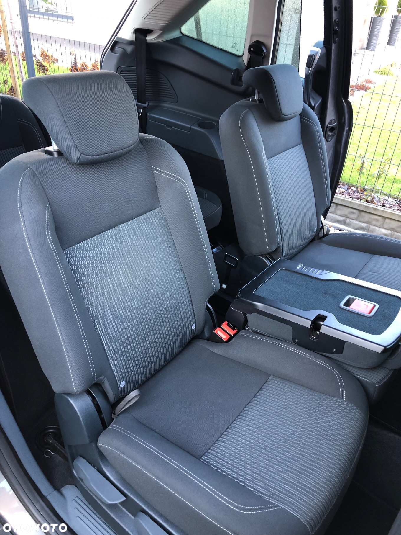 Ford Grand C-MAX - 13