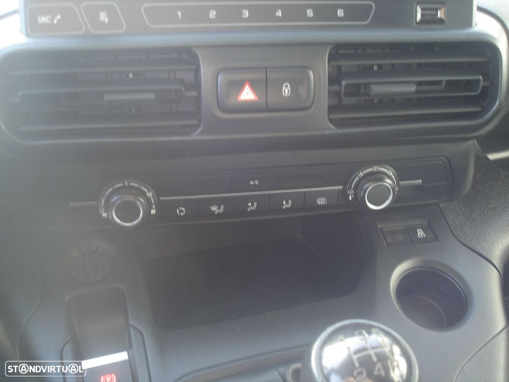 Toyota Proace City 1.5D L1 Exclusive - 12