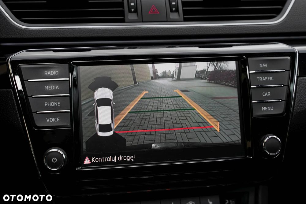 Skoda Superb 2.0 TSI DSG L&K - 23