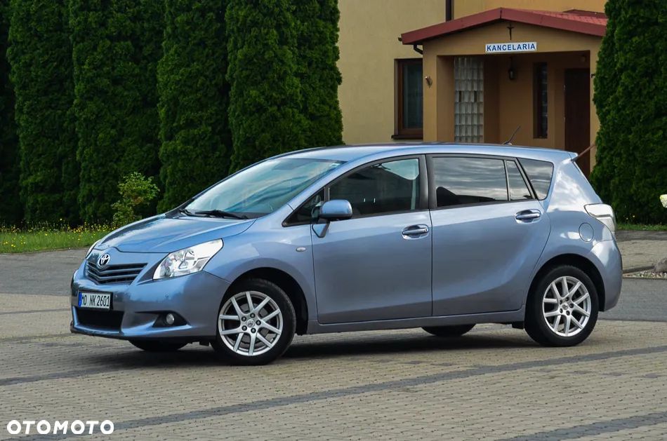 Toyota Verso 1.6 Premium 7os - 4