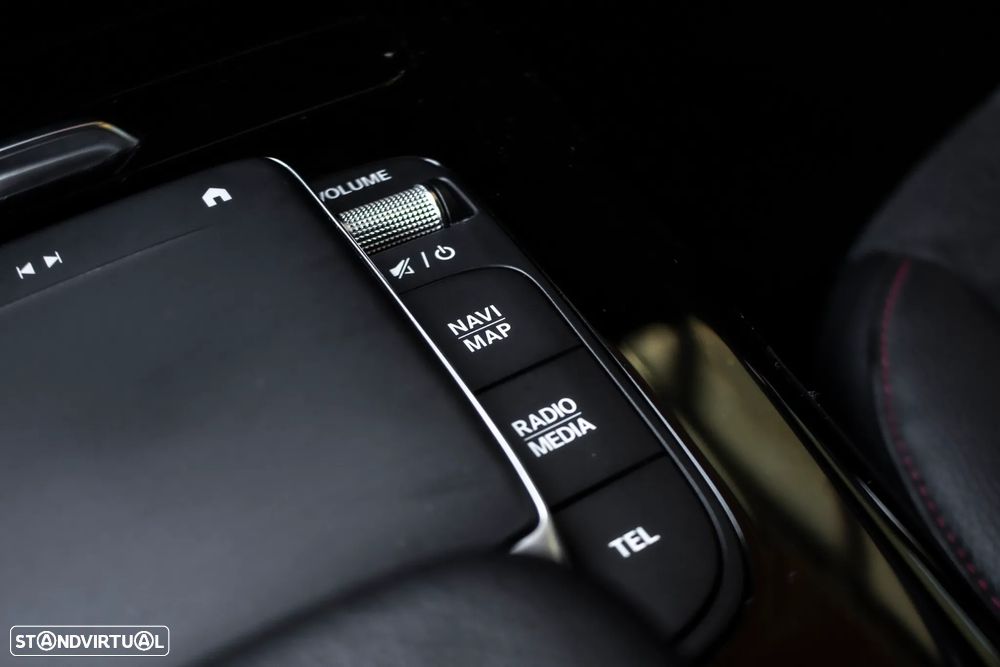 Mercedes-Benz A 250 e AMG Line - 22