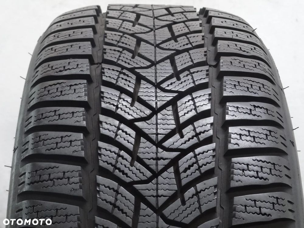 205/55R17 DUNLOP WINTER SPORT 5   8,6mm B6441