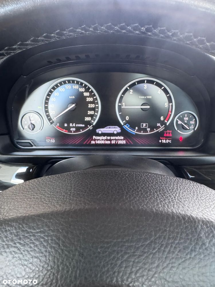 BMW Seria 5 525d xDrive Touring - 22