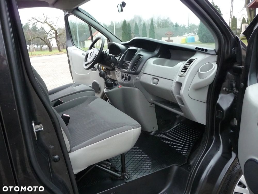 Opel Vivaro - 8