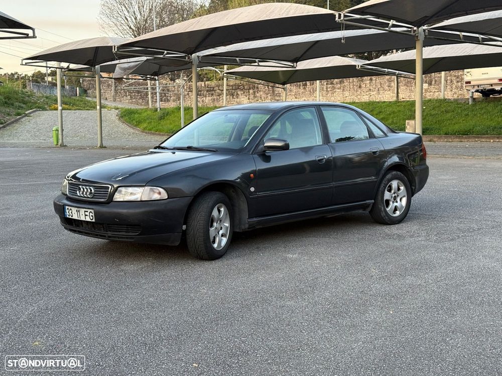 Audi A4 1.6 Plus - 4