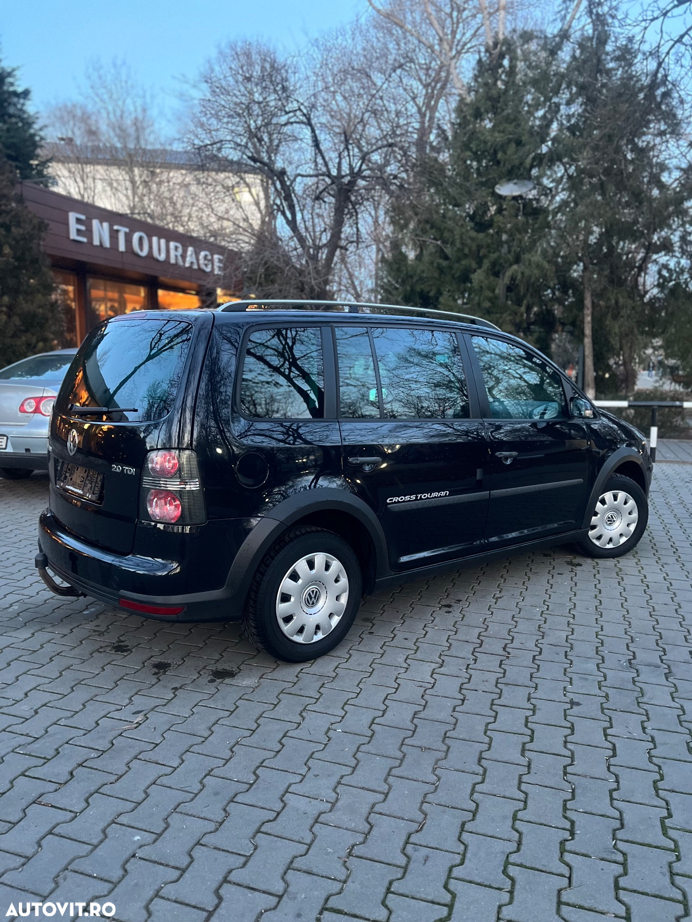 Volkswagen Touran - 4