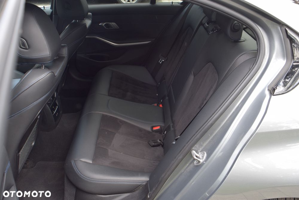 BMW Seria 3 320d xDrive mHEV M Sport sport - 28