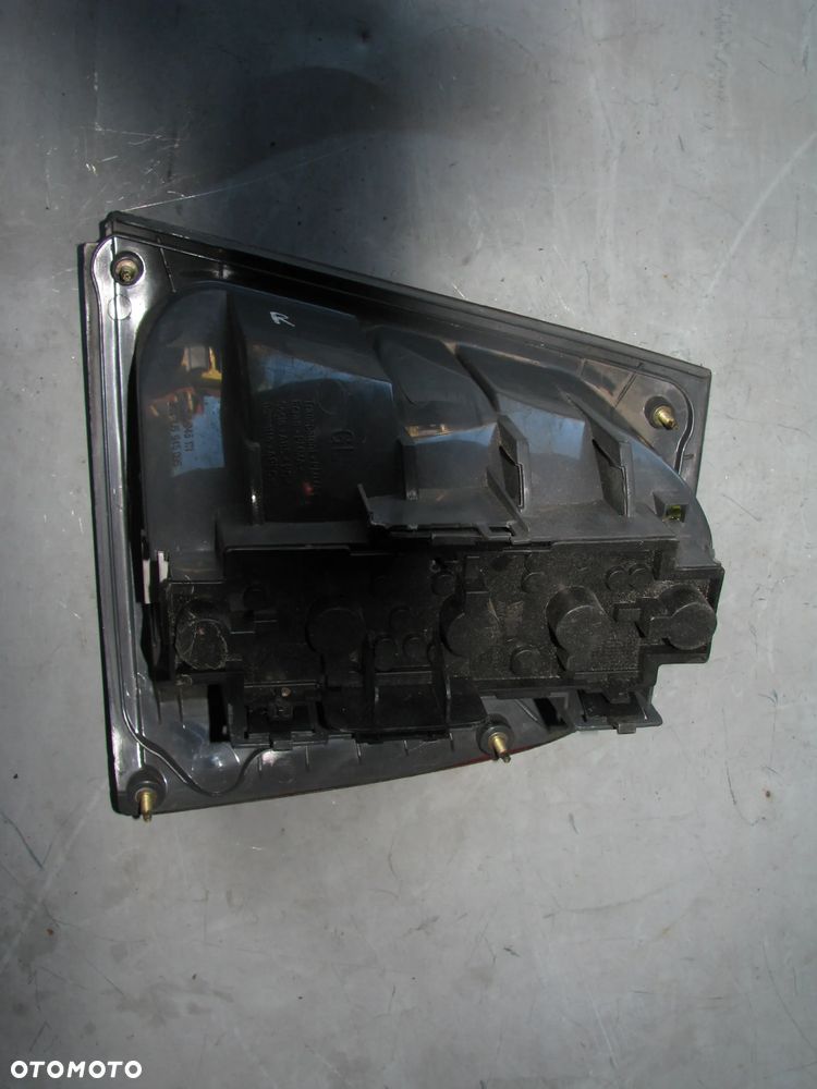 Lampa tylna Skoda Octavia I lewa - 2