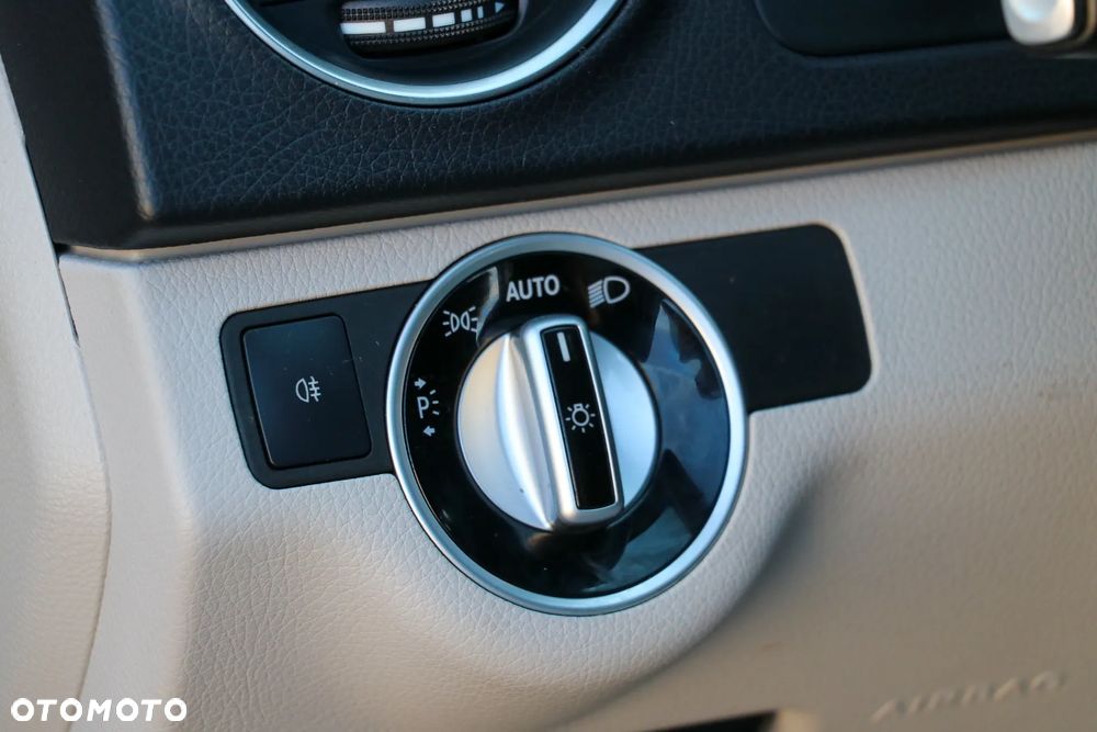 Mercedes-Benz Klasa C 200 CDI DPF Automatik Elegance - 26